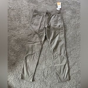 Vuori Ripstop pant. Size: XL , Color : Sesame. Brand new w tags.